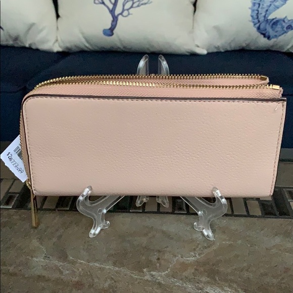 Michael Kors Jet Set Lg Three QTR Zip Wallet - Picture 12 of 16